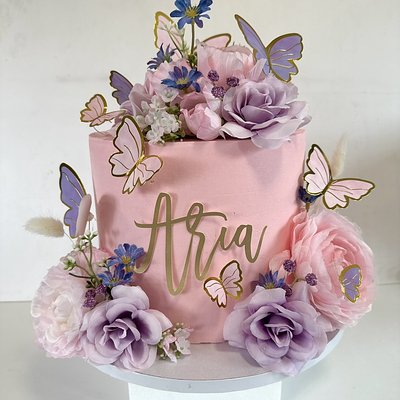 8in Round Cake (feeds 40-45)