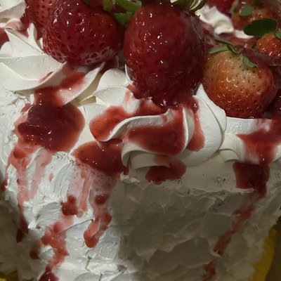 Strawberry Shortcake w/homemade Strawberry Glaze & whipped Frosting 