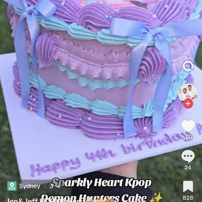 K Pop 6 Inch Heart Cake