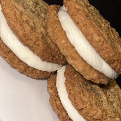 Sweet Dreams Oatmeal Cream Pie Cookie 3 0z