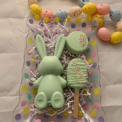 Breakable Easter bunny🐰💚🍡