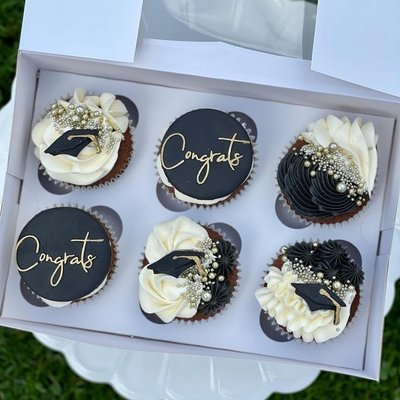 Custom  Graduation Cupcakes