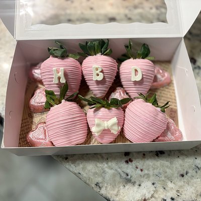 (6) Chocolate covered strawberries 