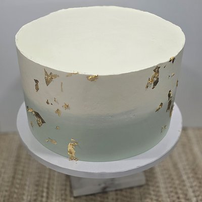 10" Specialty 2 Layer Cake 