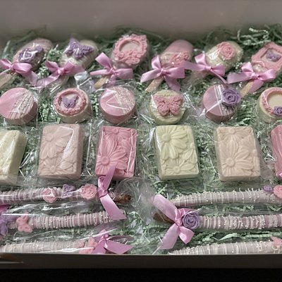 Deluxe - Medium Custom Treat Party Package
