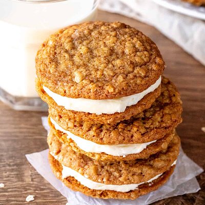 Oatmeal Cream Pie Cookie ( 6 For $25) (12 For 40$) 
