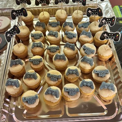 Custom Mini Cupcakes