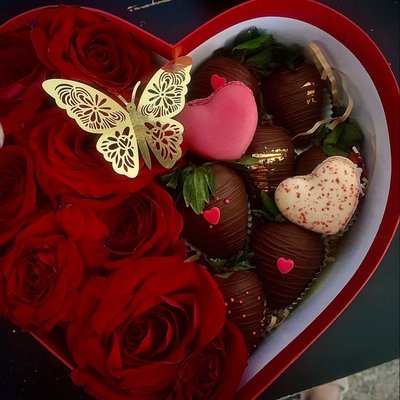 Strawberries And Roses 