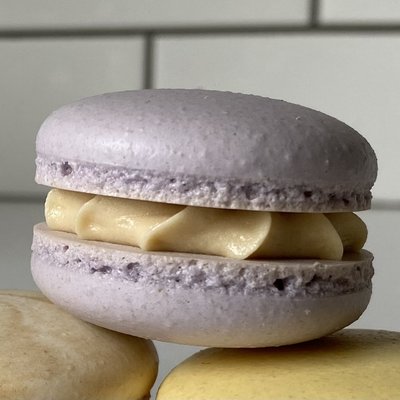 Caramel Macaron