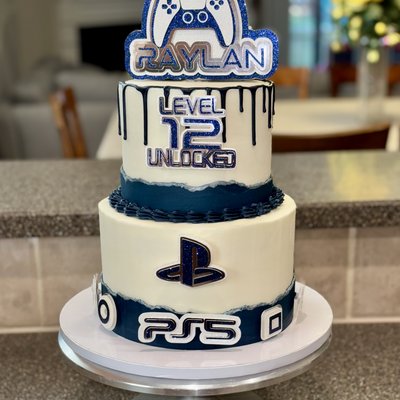 6/8” Tiered Cake (Serves ~40)