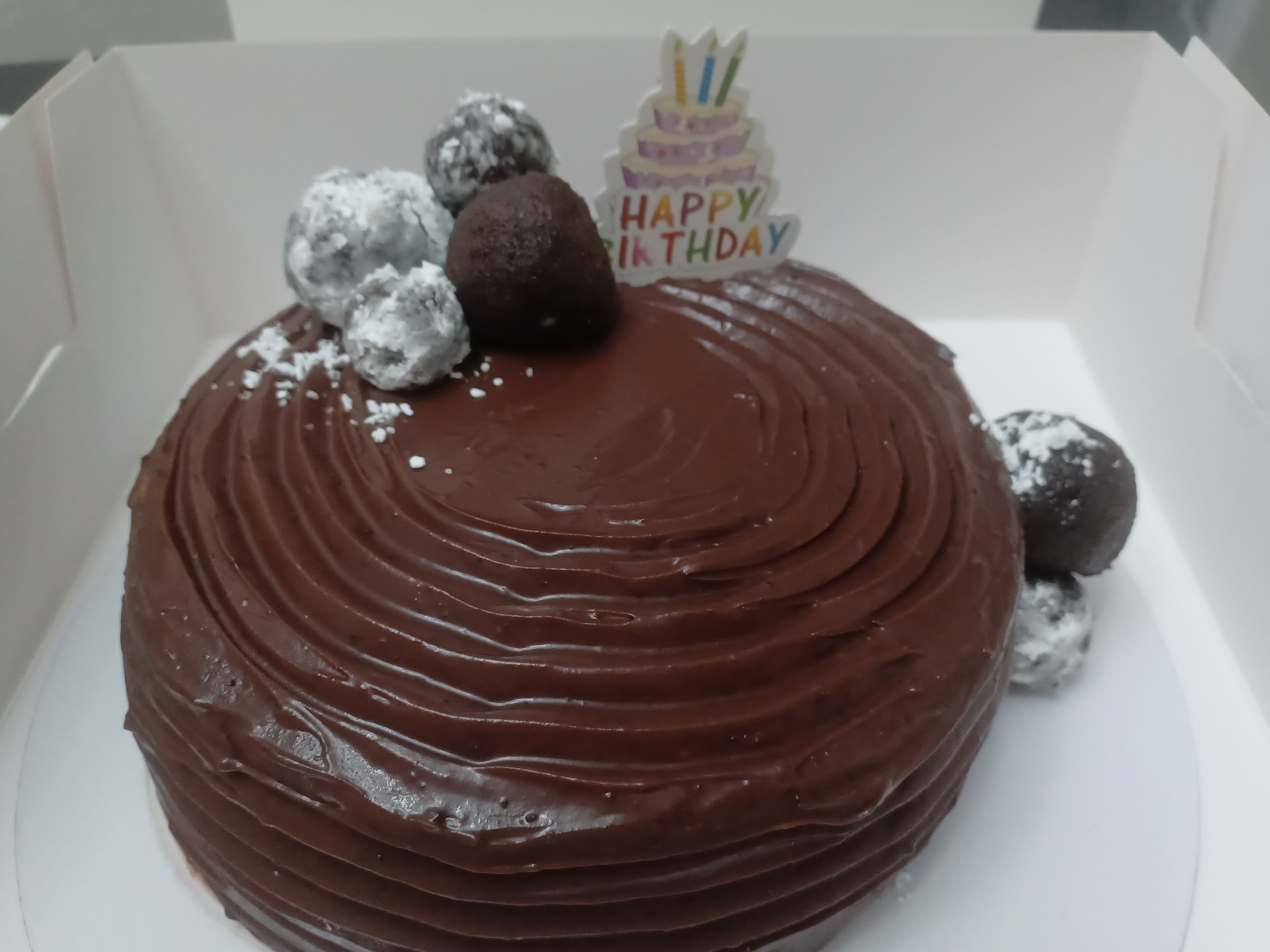6"- Decadent cakes