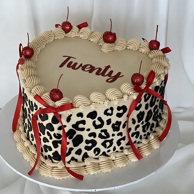 Cream Leopard Cake 