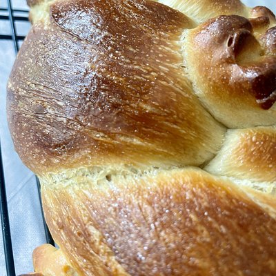 Sparkly Maple Syrup Glazed Challah