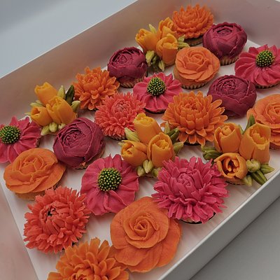 Mini Floral Cupcakes