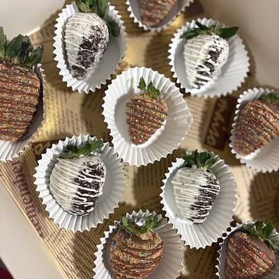 Dozen Chocolate covered strawberries 
