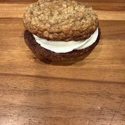 Oatmeal Cloud Pies (1 Cookie) 