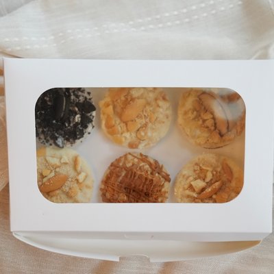 Pretty Little Trio Box                                        ( Limited 3 Flavors )