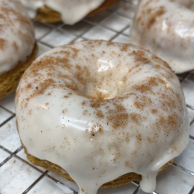 Pumpkin & Spice Donuts - Half-Dozen (6)