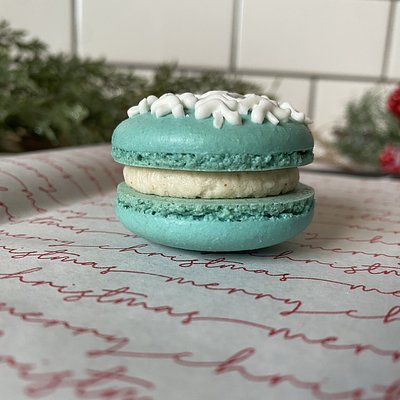 Eggnog Macaron