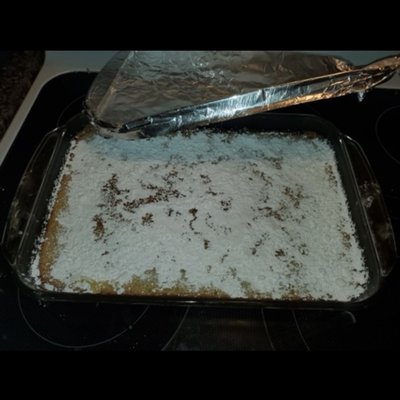 Lemon Bars With Powered Sugar 