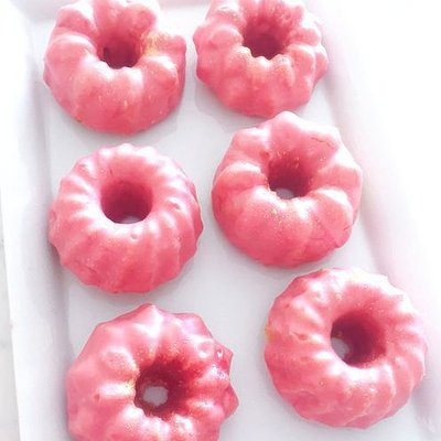 Mini Strawberry Bundt Cakes