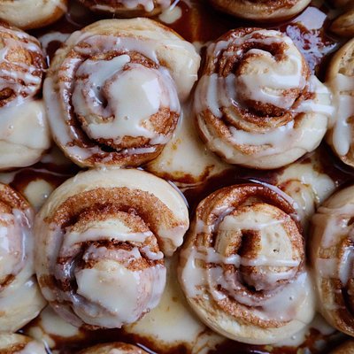Cinnamon Rolls (12)