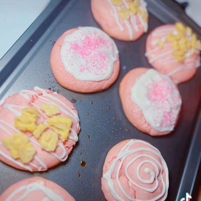 Strawberry Cookies