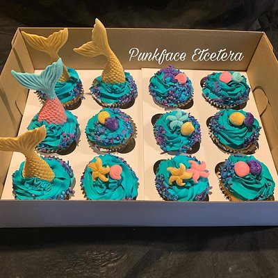 8 Inch Cake & 1 Dozen Cupcakes Bundle