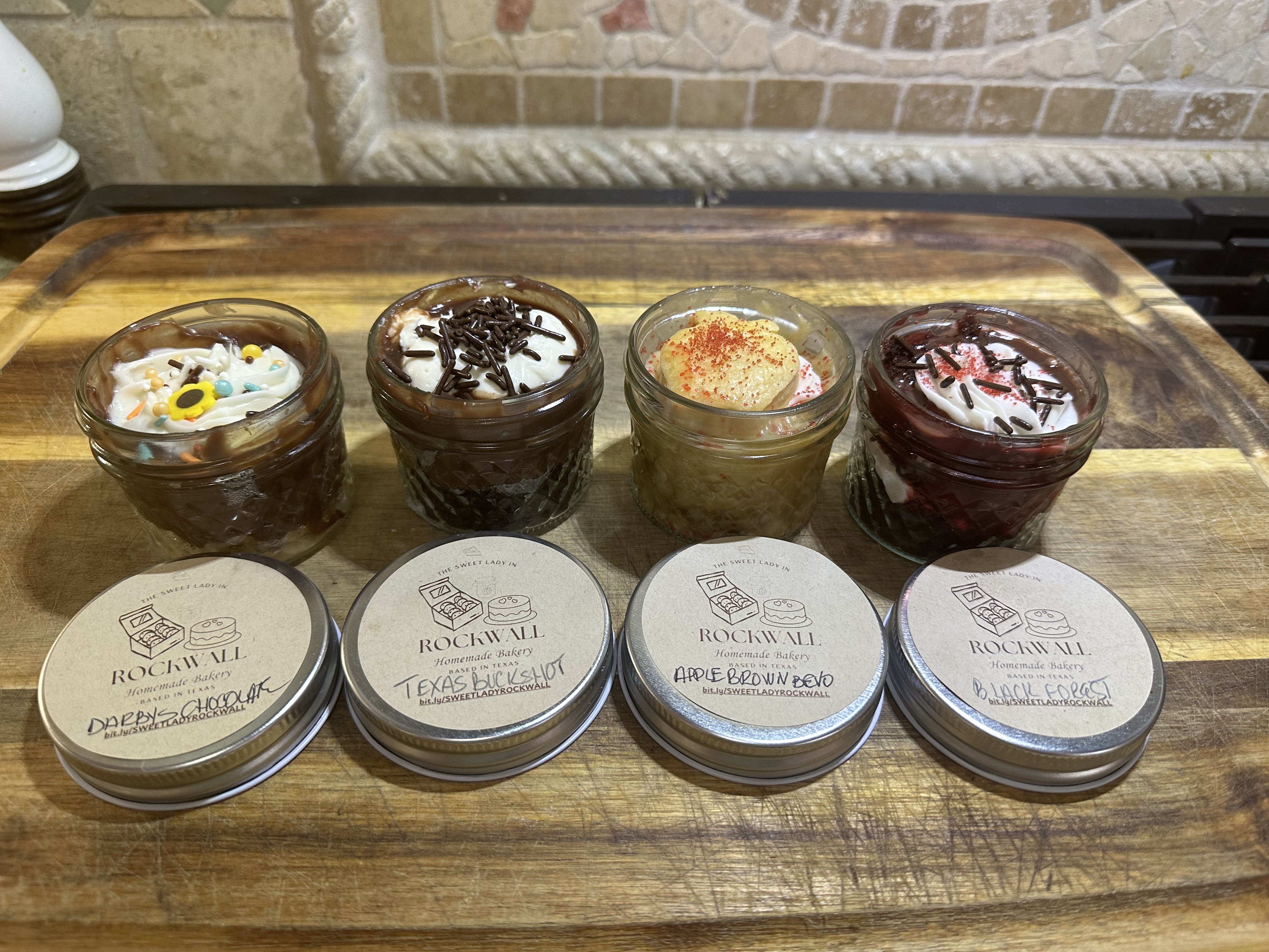 6 - Assorted 1/4 Pint Cakey Jars
