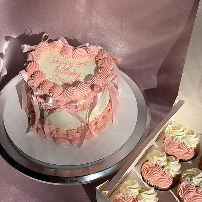 The Sweet Celebration Package 🎀 (20-22 servings)