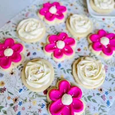 Buttercream Decorated Cutout Sugar Cookies 