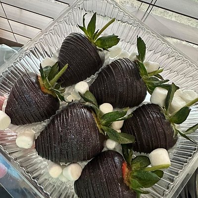 Classic Strawberries (Half Dozen)