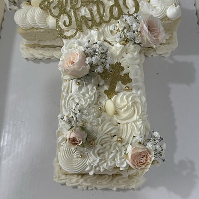 Custom Cakes 