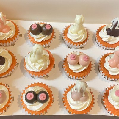 Naughty 😈 Cupcakes 