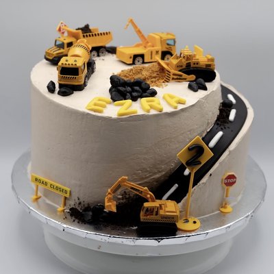 10” Round cake (38ppl) 