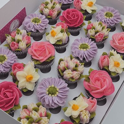 24 Mini Cupcakes