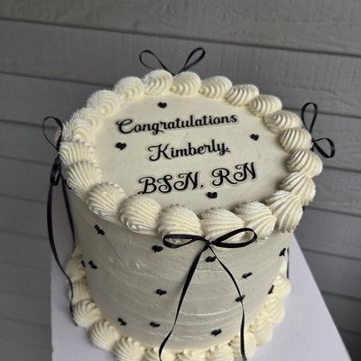 Tall White Cake 