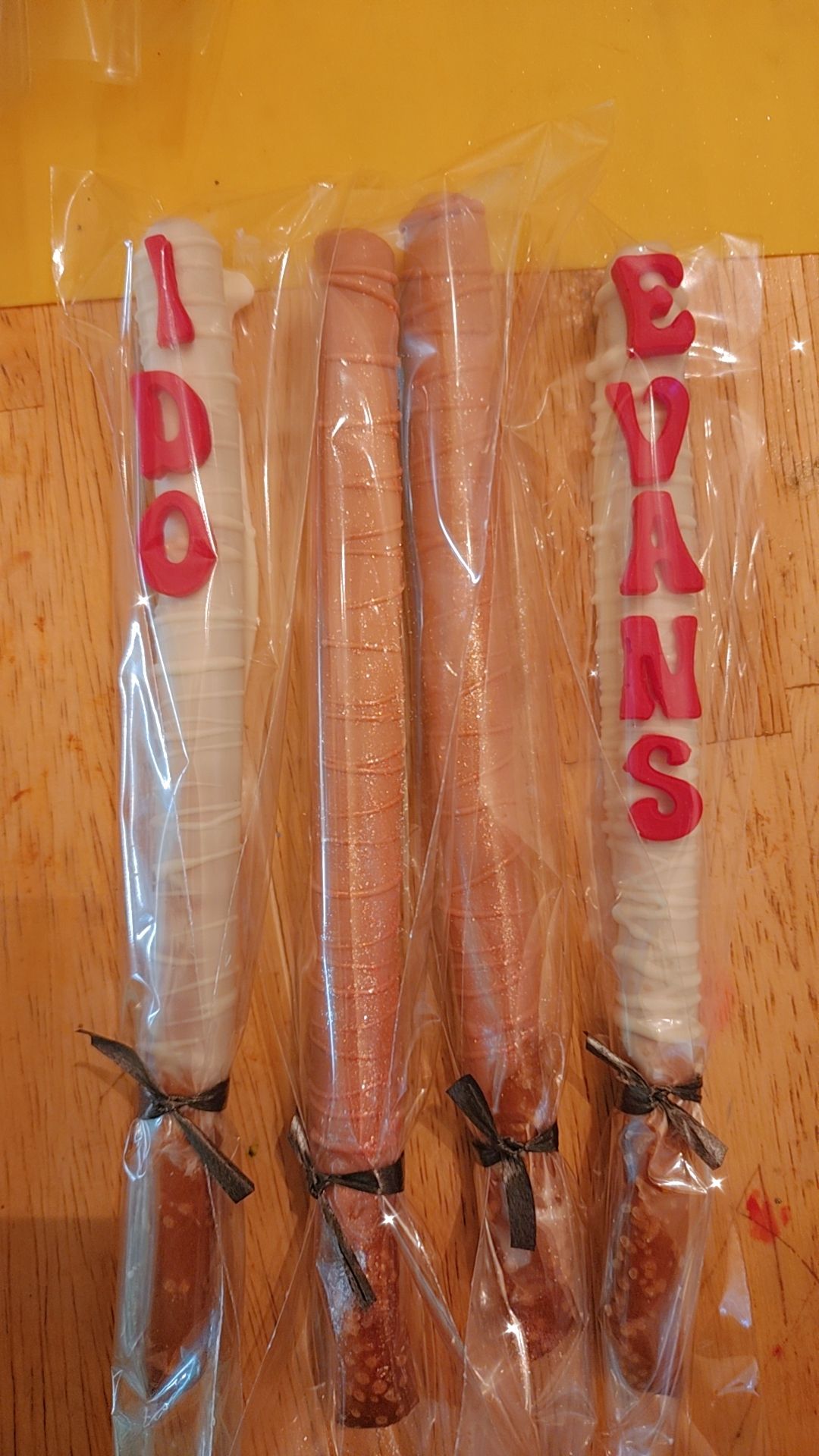 Chocolate Dipped Pretzels 