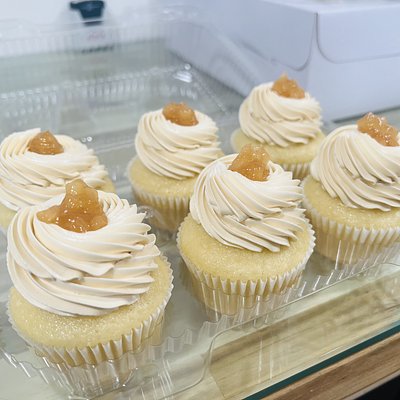 Caramel Apple Cupcakes 