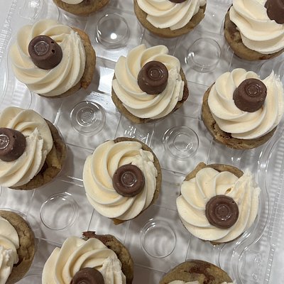 Rolo Stuffed Cookie Cake Recipe