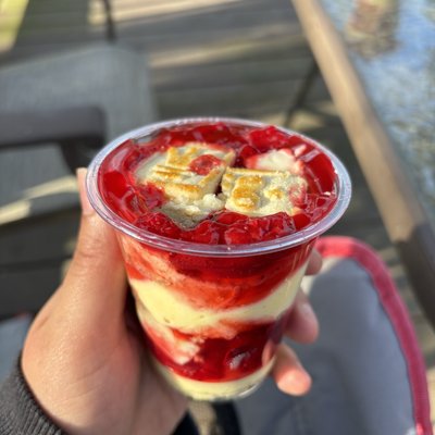 4 Strawberry Banana Pudding Cheesecake Cups 