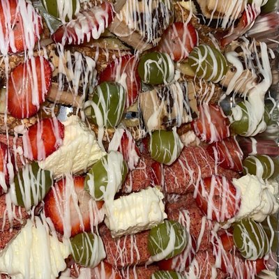 Event Size Deluxe Fruit Salad 🍏🍎🍍🍋🥝🍇🫐🍌🍓