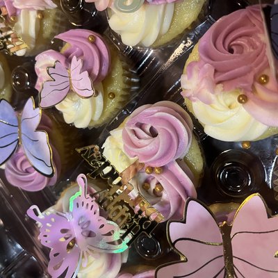 Customized Cupcakes (dozen)