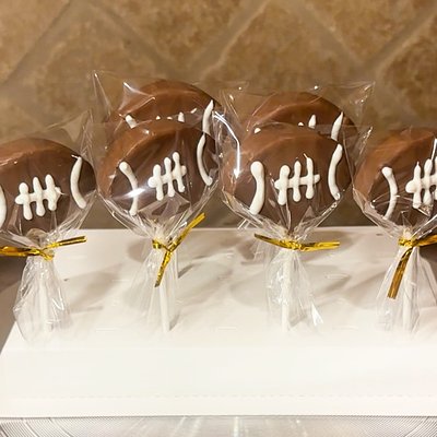 Cake Pops - Football (12)