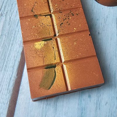 Large Dubai Pistachio Bar (215gr) 