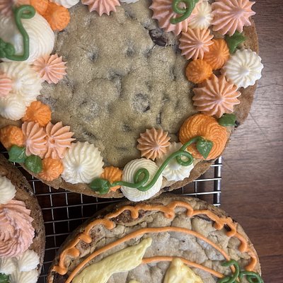 Chocolate Chip Cookie Cake 6”