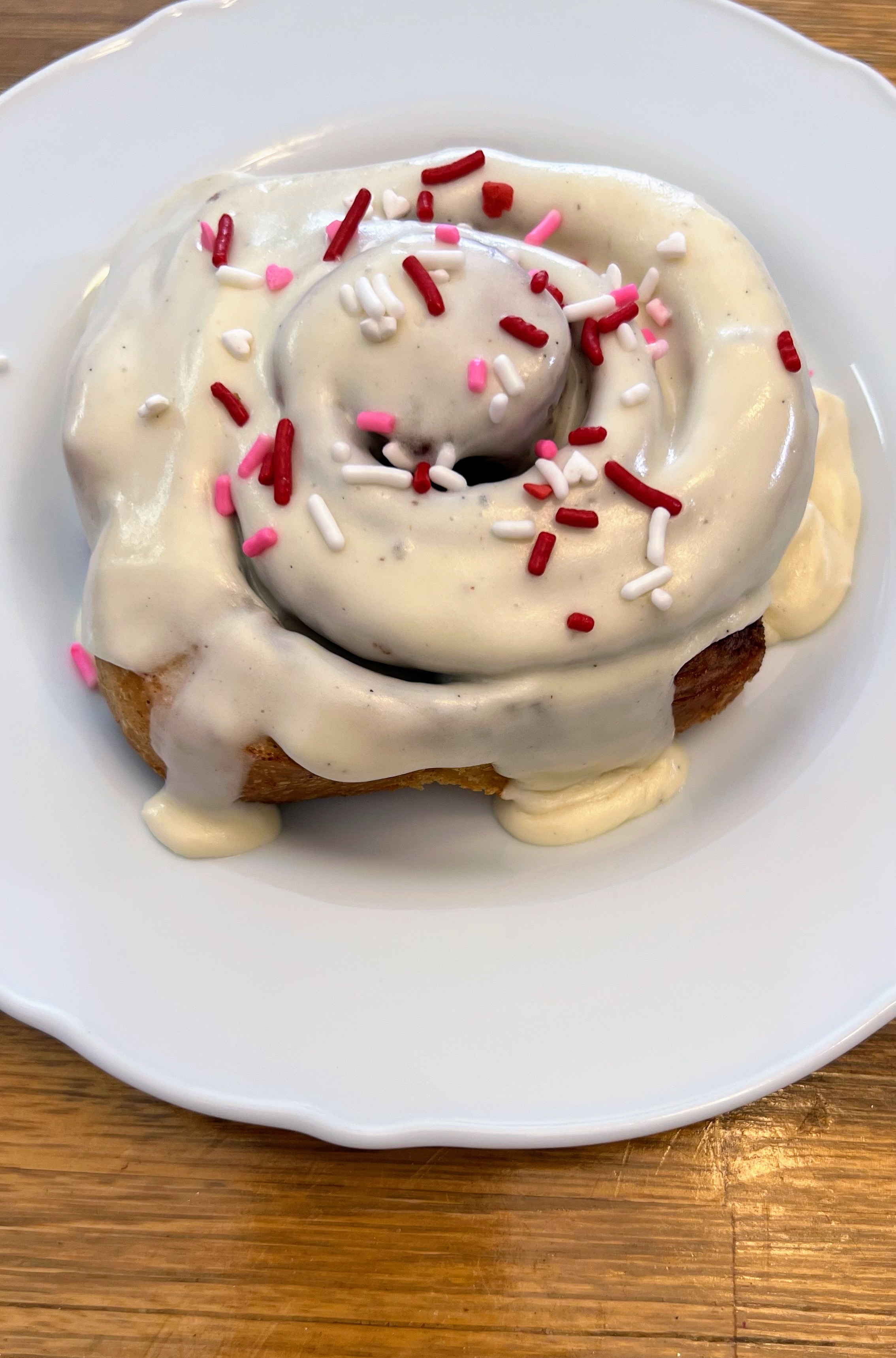 12 Cinnamon Rolls With Cream Cheese Frosting 