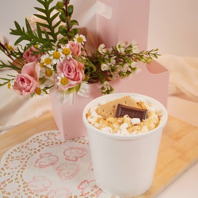 s’more lil’ cake & mini bouquet