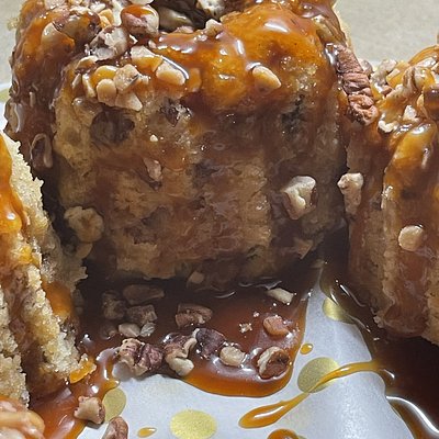 Brown Sugar Toffee & Caramel Bundt Cake 