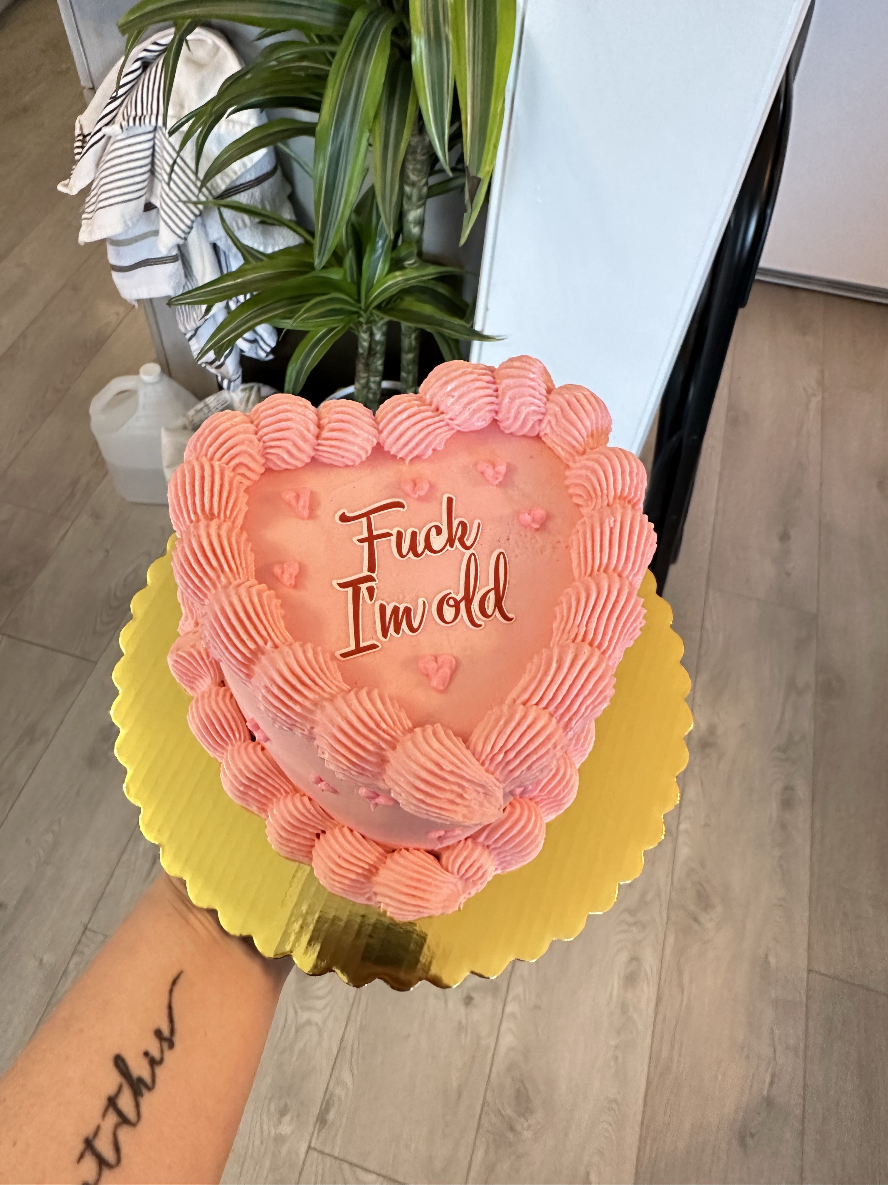 5” Vintage Heart Cake Serves 4-6 People